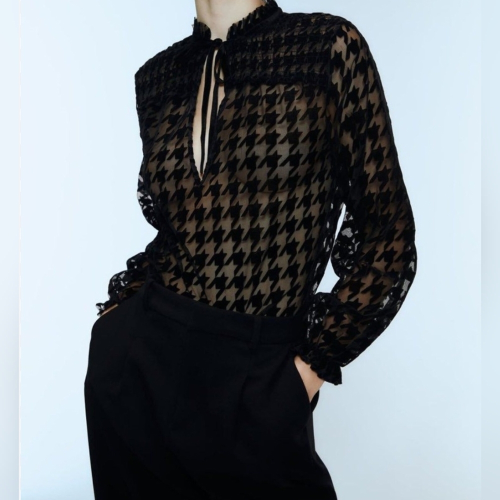 Women's Plus Size 22/24W Black Houndstooth Sheer Flocked Velvet Mockneck Blouse
